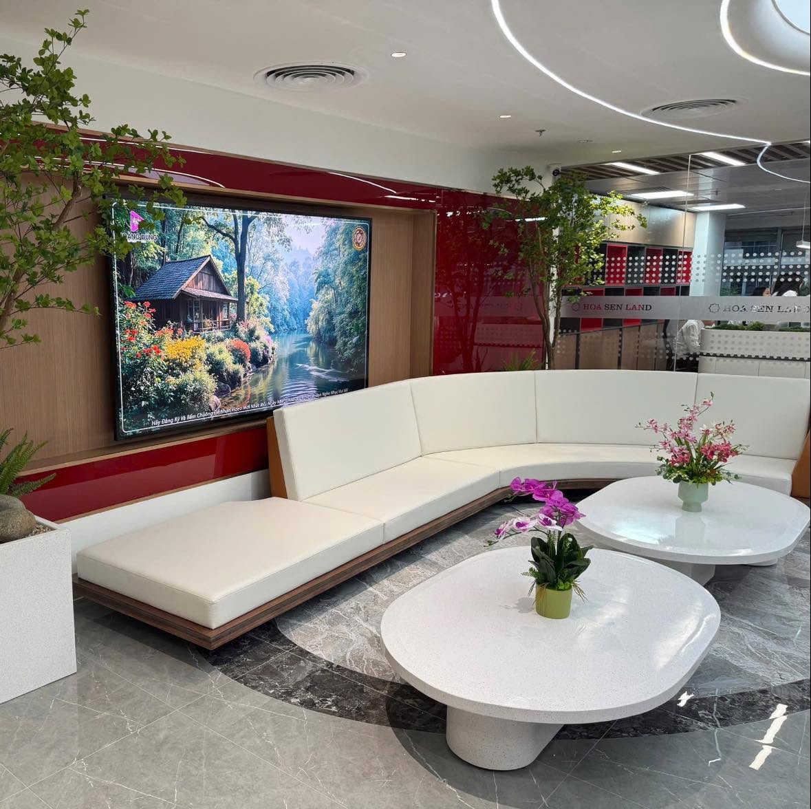 Bàn sofa đá mài Furnio đặt tại sảnh Hoa Sen Land